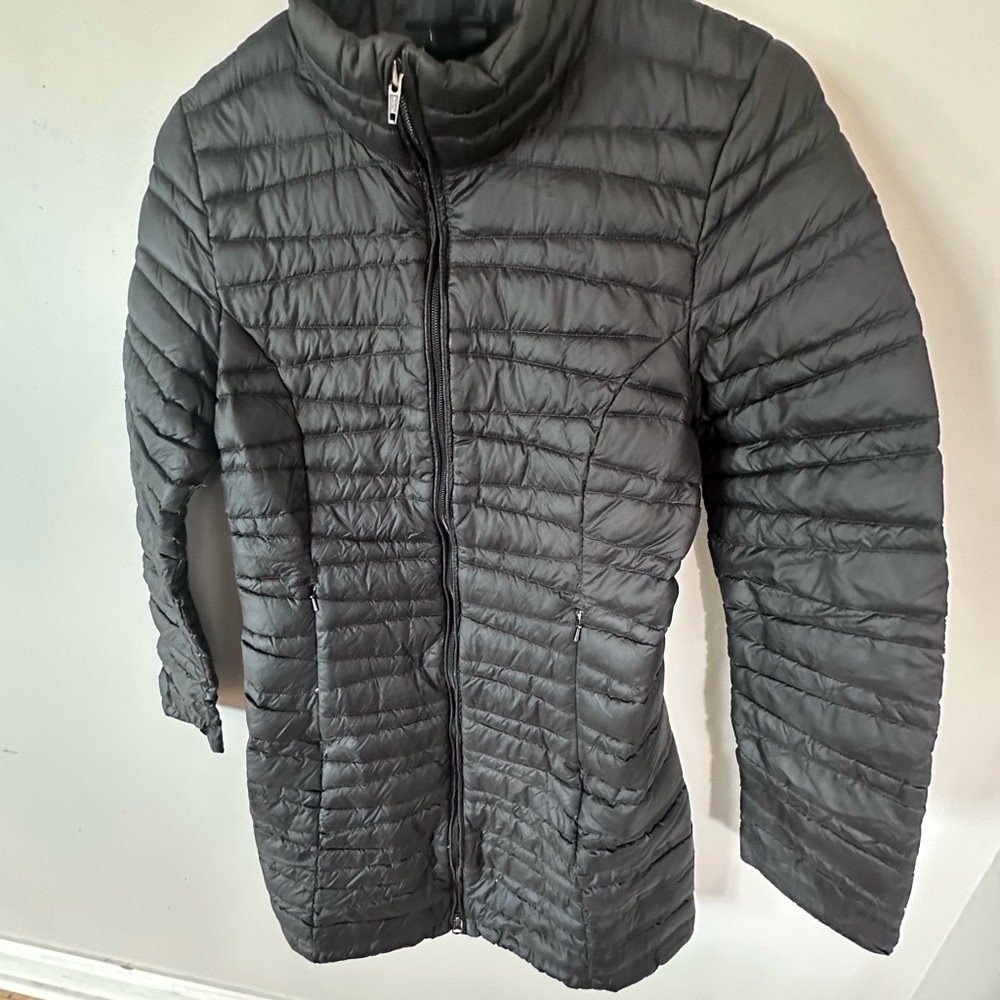 Patagonia Women's Fiona Black Puffer Coat - Picture 4 of 4